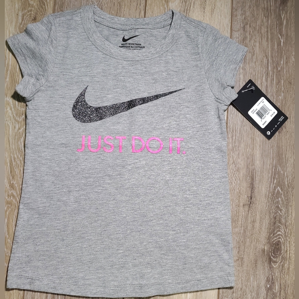 Nike girl's short sleeve white,pink or gray, heart  graphic t-shirt Size 6X